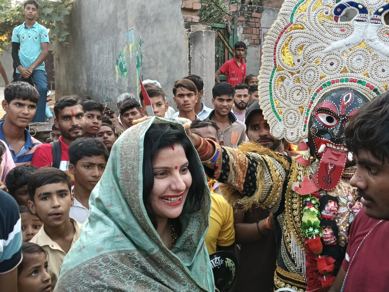 महाकाली जी का आशीर्वाद व प्रसाद प्राप्त किया