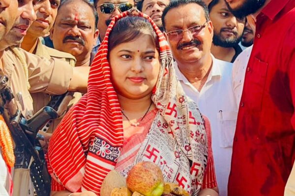महाकाली शोभा यात्रा का किया शुभारंभ