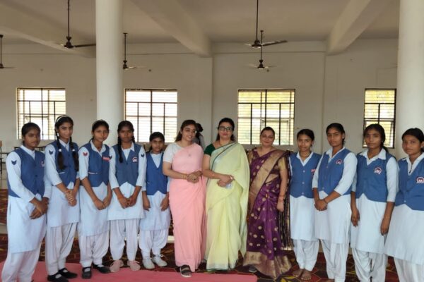 रघुवर दयाल प्रभु दयाल कन्या स्नातकोत्तर महाविद्यालय जहांगीराबाद में शारदीय नवरात्र के उपलक्ष्य में “भजन प्रतियोगिता” का आयोजन किया गया