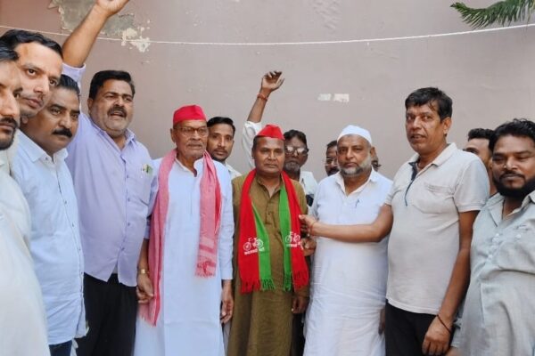 सपाईयो ने मनाई मुलायम सिंह की पुण्यतिथि, राजपाल लोधी हुये सपा में शामिल,भाजपा को झटका